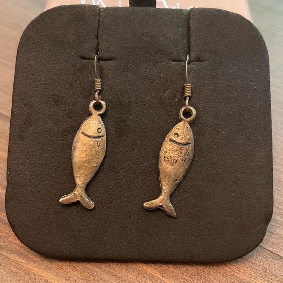 FISH Earrings - Picture 1 of 4